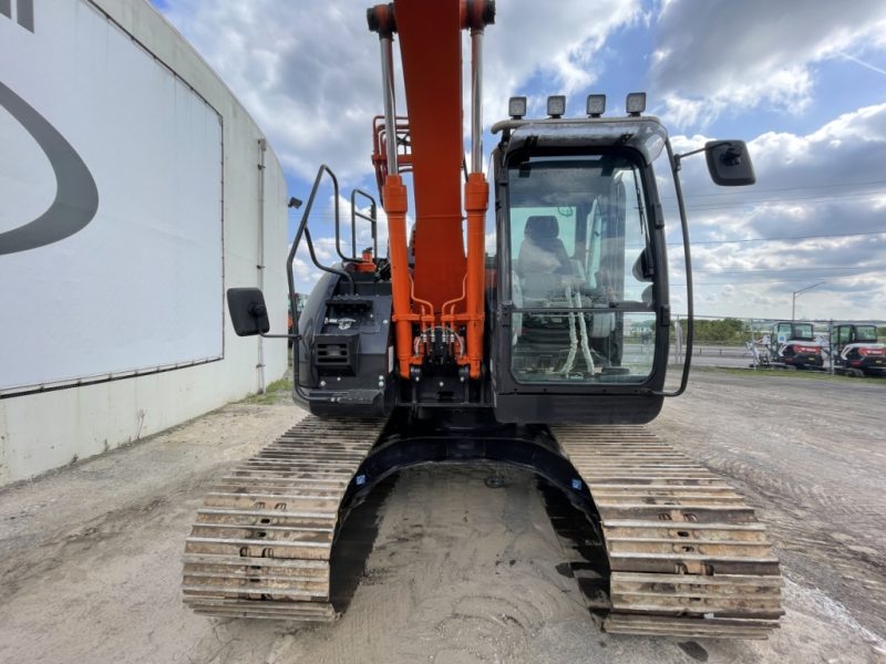 HITACHI ZX135 HYD THUMB / COUPLER