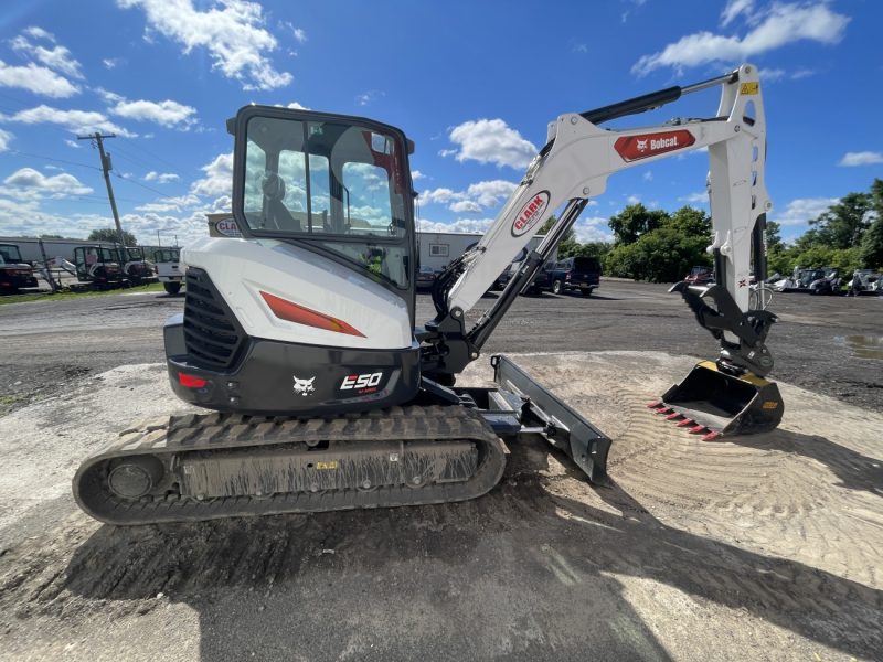 BOBCAT E50 HYD THUMB/COUPLER ANGLE BLADE