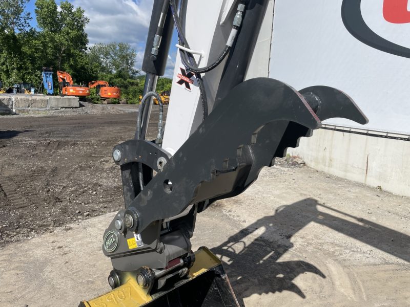 BOBCAT E50 HYD THUMB/COUPLER ANGLE BLADE