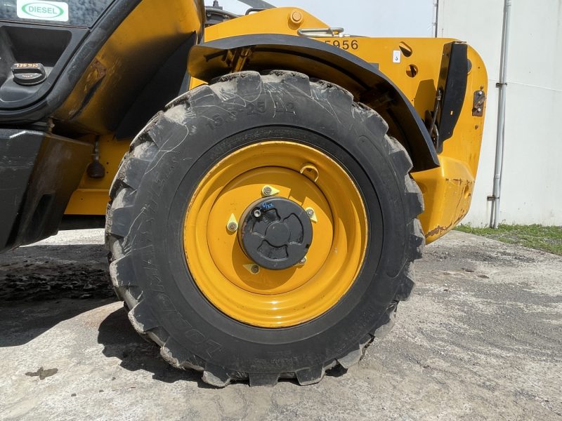 JCB 540-140 8800# 46 FT REACH