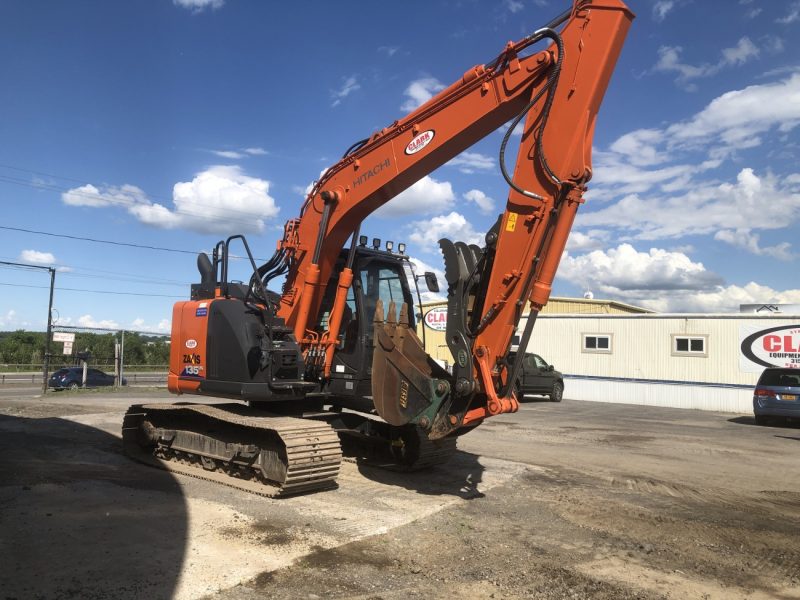 HITACHI ZX135 HYD THUMB / COUPLER