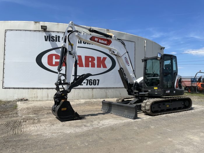 BOBCAT E88R2 HYD THUMB/COUPLER