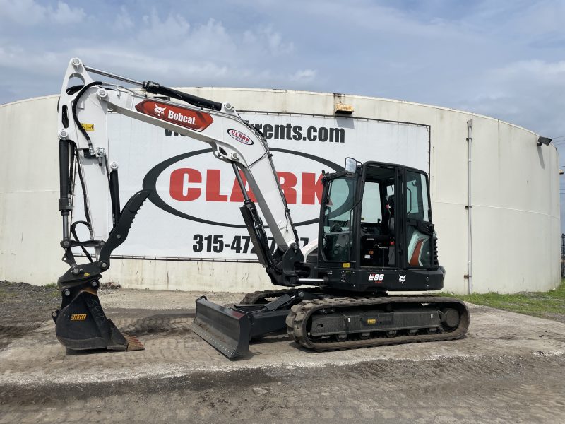 BOBCAT E88R2 HYD THUMB/COUPLER