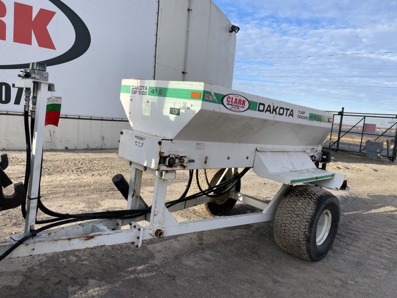 DAKOTA 410 FERTILIZER SPREADER