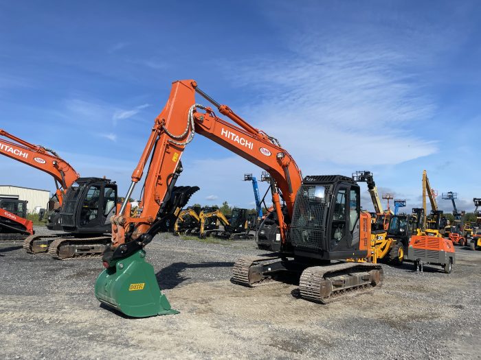 HITACHI ZX135 HYD THUMB / COUPLER