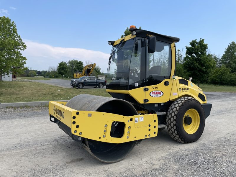 BOMAG BW177D-5 66in. SMOOTH DRUM
