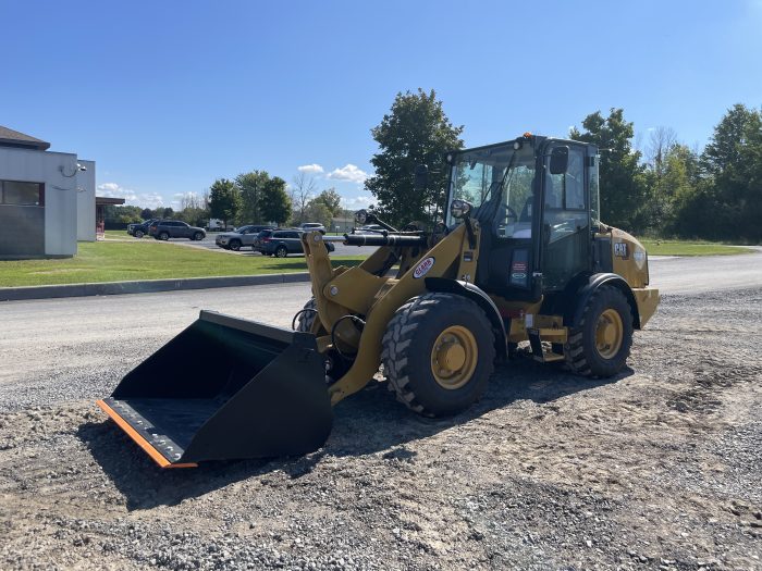 CAT 906M AIR CON HIGH SPEED