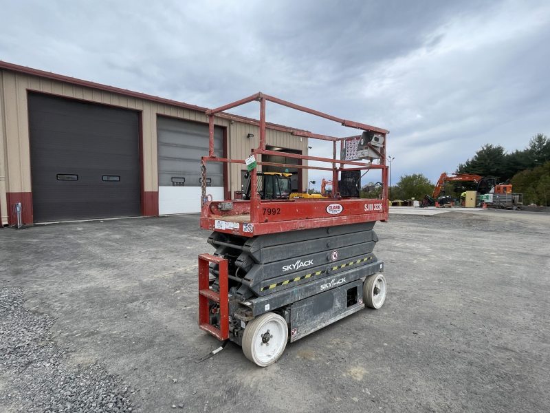 SKYJACK SJ3226 ELEC 26FT PLATFORM HEIGHT