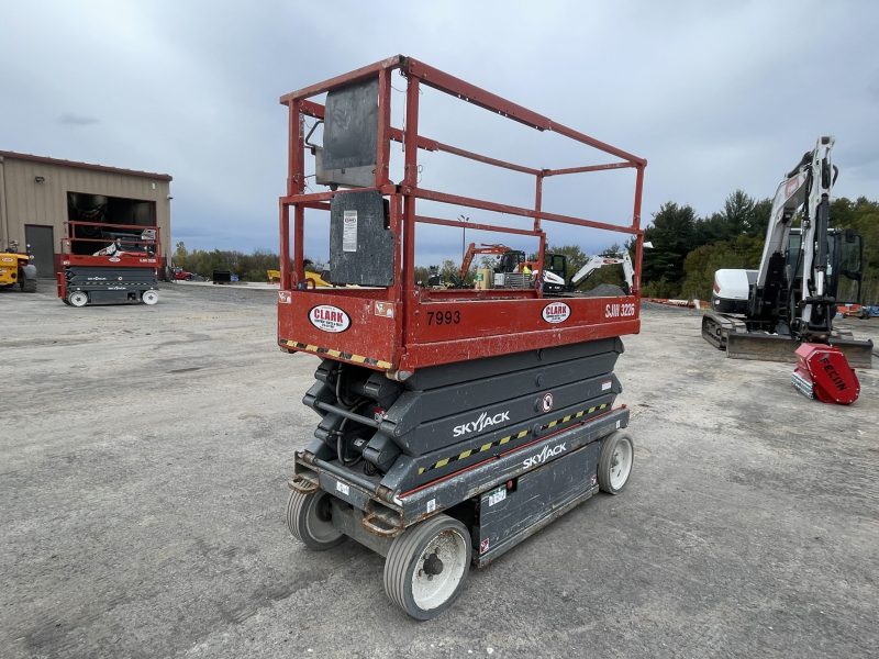 SKYJACK SJ3226 ELEC 26FT PLATFORM HEIGHT