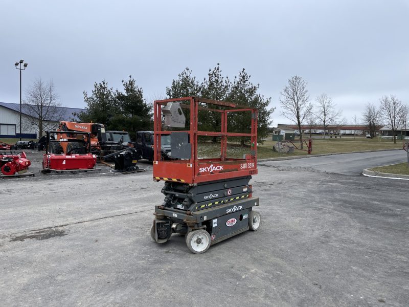 **SKYJACK SJ3219 ELEC 19ft. PLATFORM 2WD
