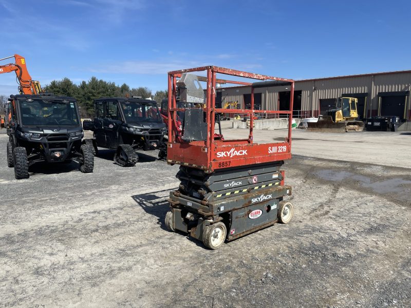 **SKYJACK SJ3219 ELEC 19ft. PLATFORM 2WD