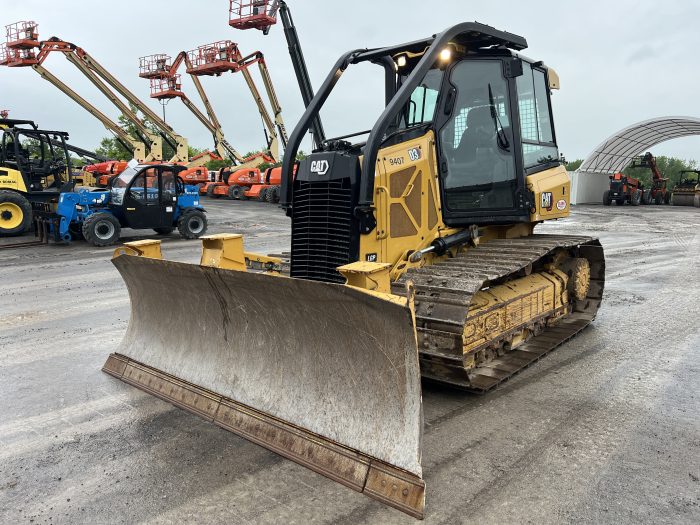 CAT D3 LGP 104hp 20,600lbs