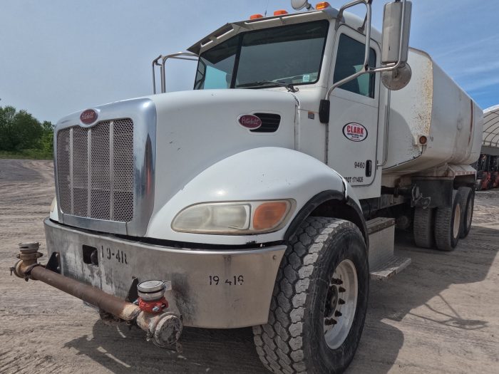 PETERBILT 340 4,000gal WATER TRUCK