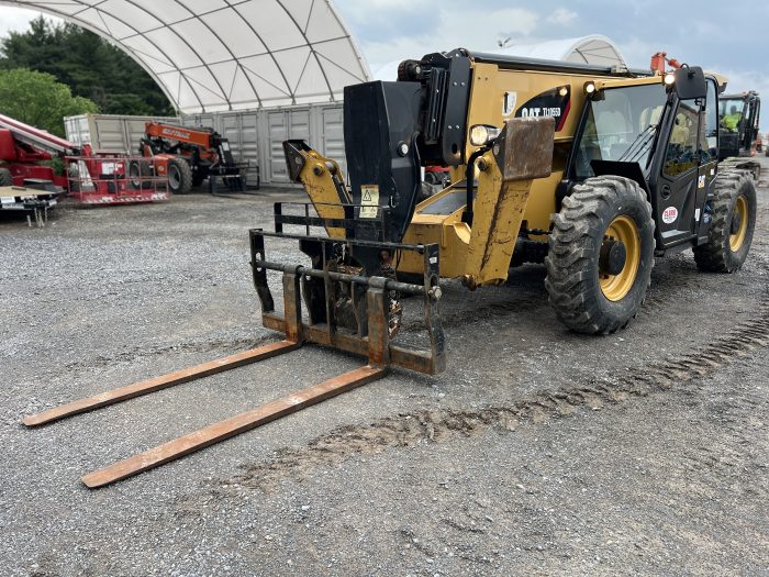 CAT TL1055D 10,000# 56FT REACH