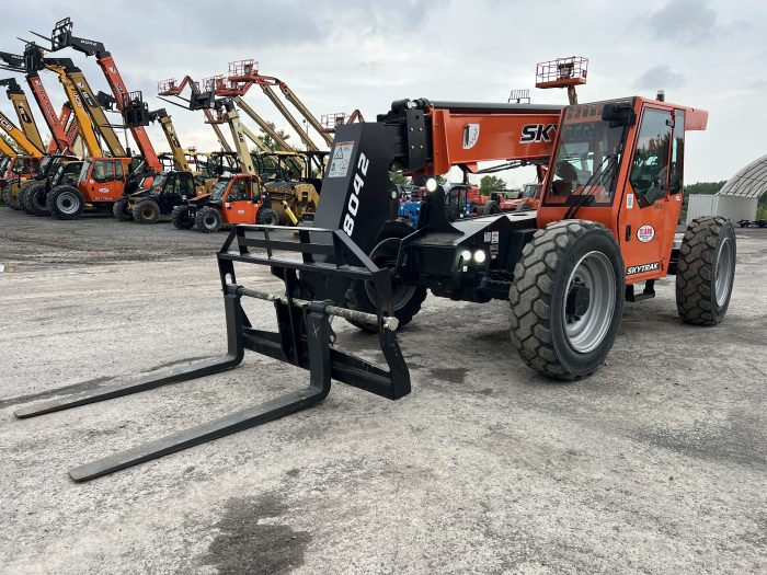 SKYTRAK 8042 AC 8,000# 42FT REACH (9686)